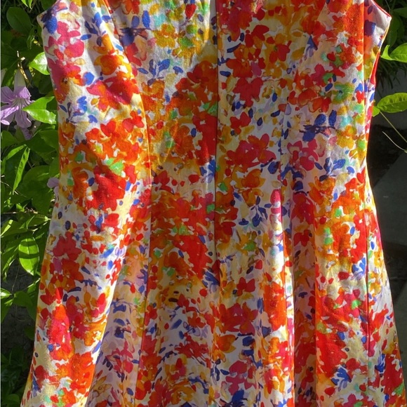 Floral Multicolor|Size 10|Midi|Fit&Flare|V-Neck|Sleeveless |Invisible zipper - Picture 5 of 8